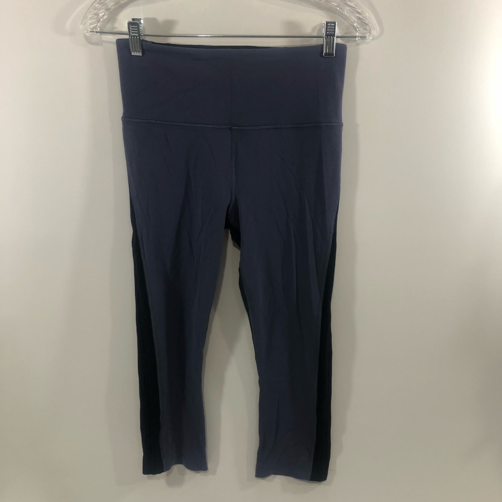 Athleta Navy Blue Horizon Scallop Capri Leggings